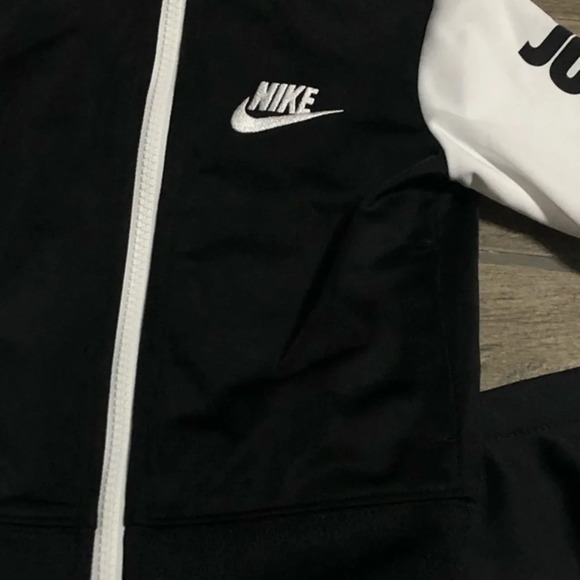 Nwt Nike 2pc jogger set sportswear activewear - Picture 4 of 4